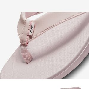 NWOT Sz 8 Nike Bella Kai Flip Flop